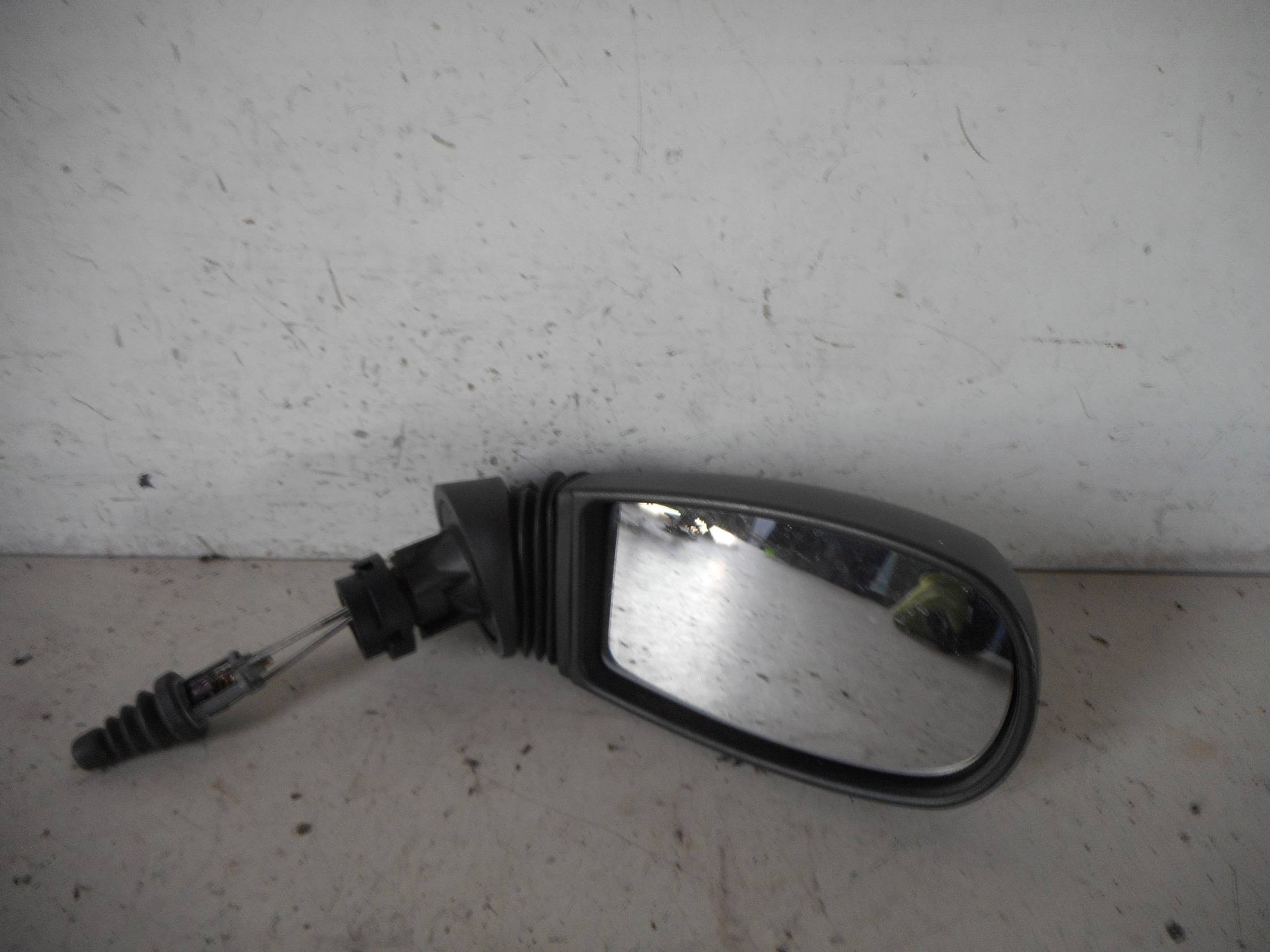 Retrovisore est. dx.